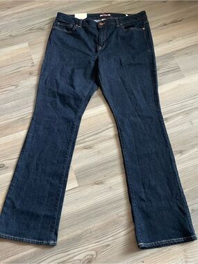 Tommy Hilfiger Bootcut Jeans Size 14R NWT